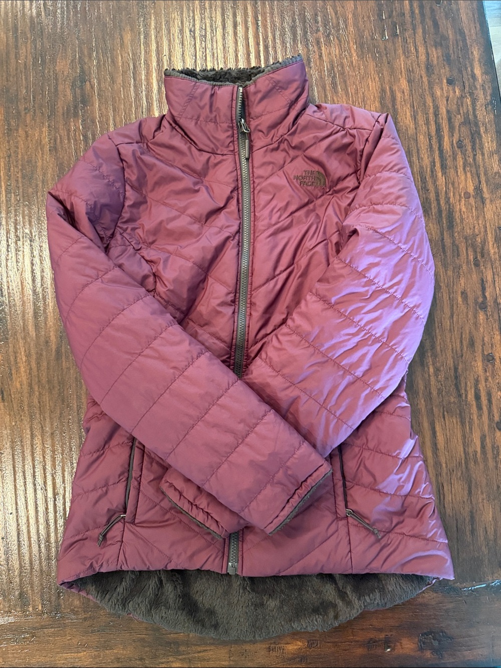 The North Face women’s Quilted Puffer Jacket in Burgundy